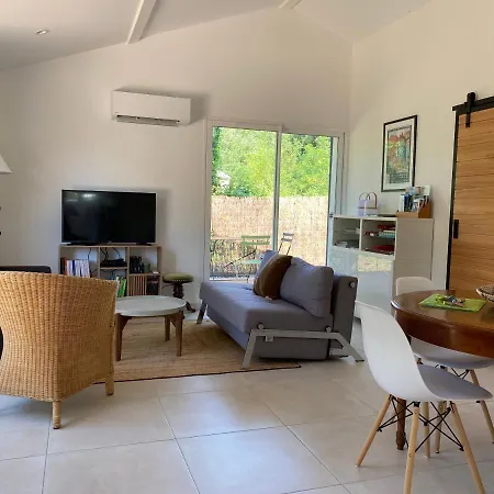Hébergement de vacances La Petite Caserne - 4 étoiles - *